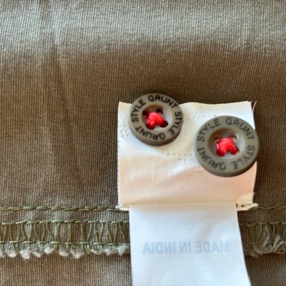 Grunt Style, button down, short sleeve shirt. Very Good Condition! Army Green. - Picture 4 of 11